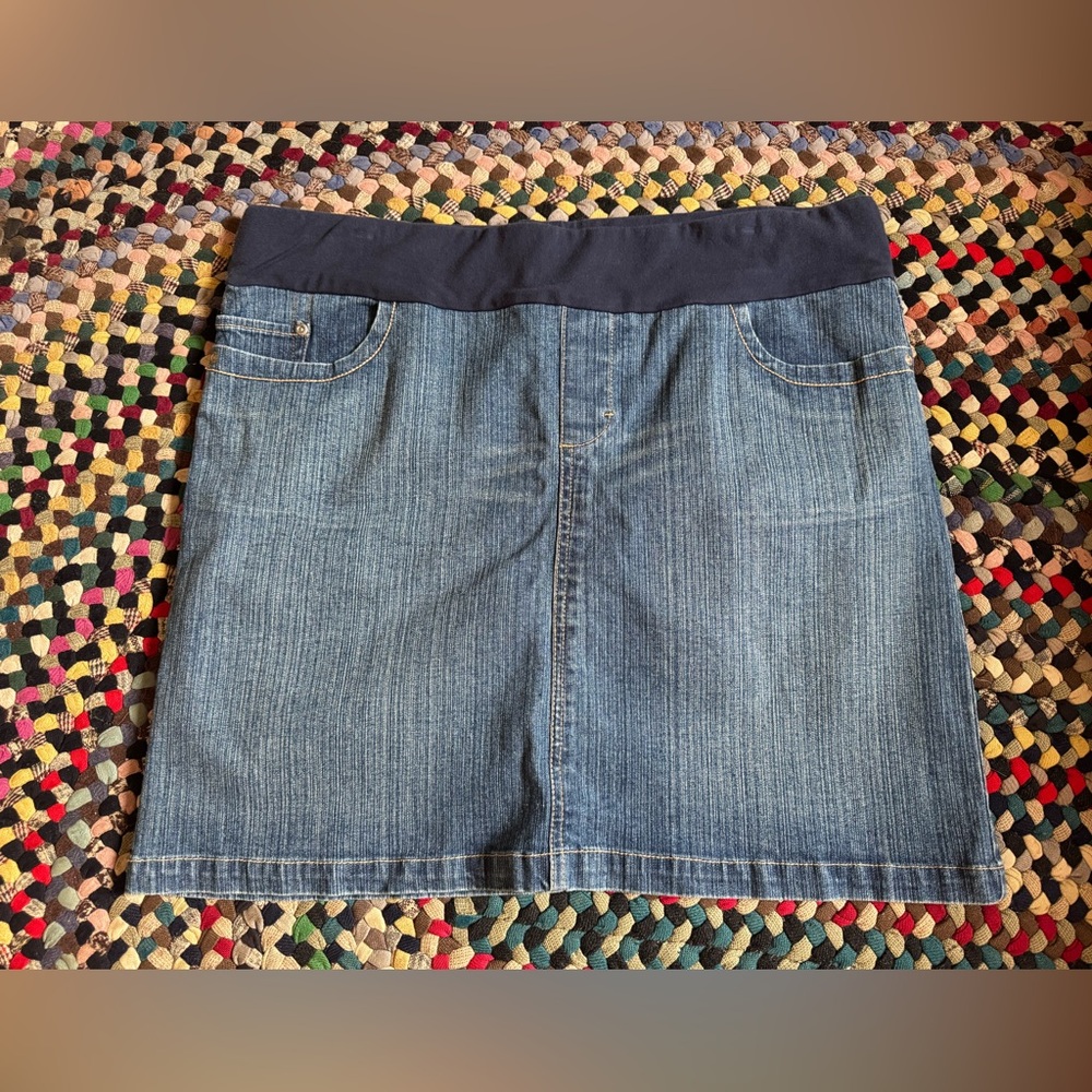 Motherhood Maternity Denim short skirt with pockets Large